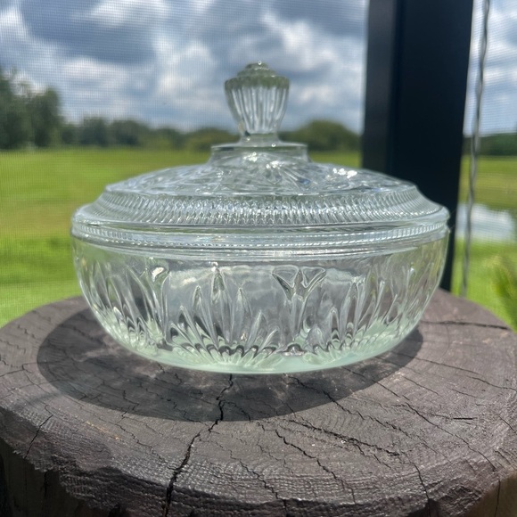 Avon Crystal Glass Lidded Bowl - Picture 5 of 15